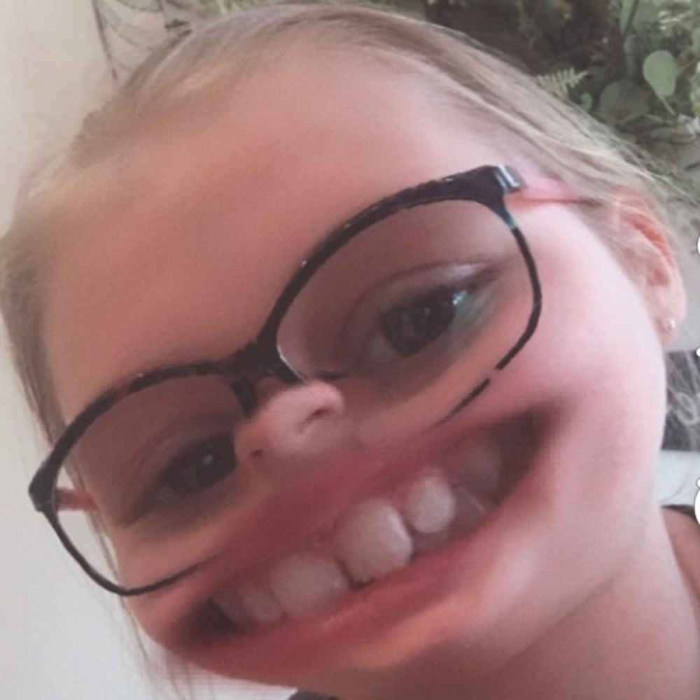 Meet your Posher, Abbey